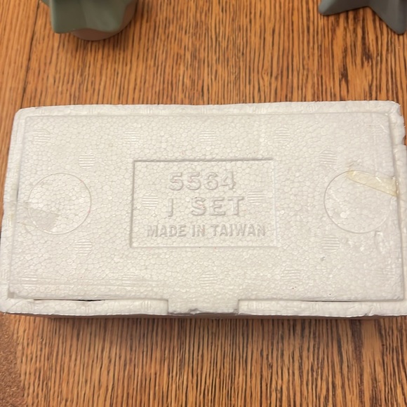 Vintage Homco Porcelain Christmas Figurines - Picture 9 of 12